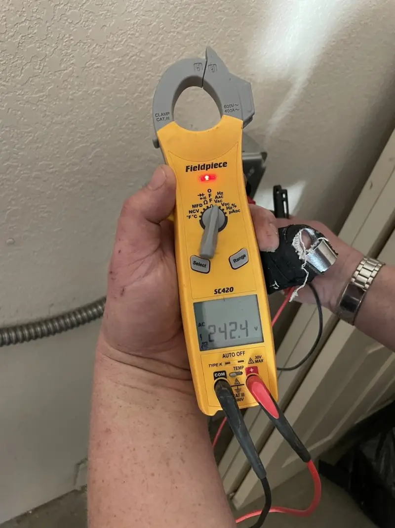 Voltage testing with clamp meter during Generator Installation in Alturas